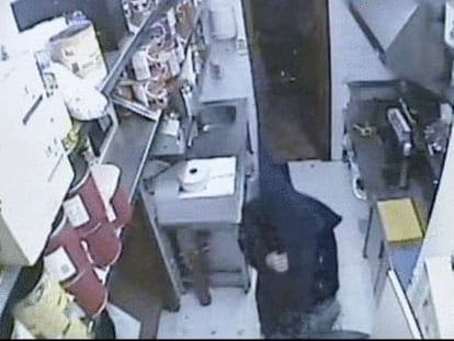 Un nazareno robó la caja fuerte de un restaurante sevillano durante la madrugada del Miércoles Santo