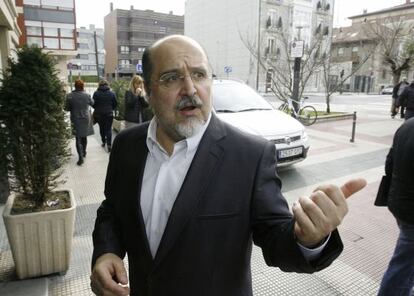 Txarli Prieto, en un receso del comité provincial que el PSE-EE de Álava ha celebrado en Vitoria.
