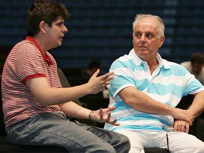 Javier Perianes conversa con Barenboim.