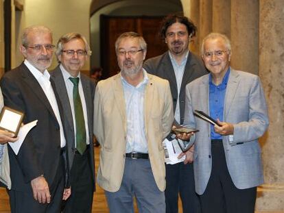 Jenaro Talens, Esteban Morcillo, Antonio Ari&ntilde;o, Josep Torrent, Andr&eacute;s Boix y &Aacute;ngel L&oacute;pez momentos antes de su participaci&oacute;n en Claustre Obert.