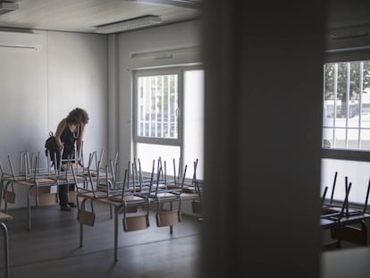 Interior d&#039;un m&ograve;dul escolar a Barcelona.