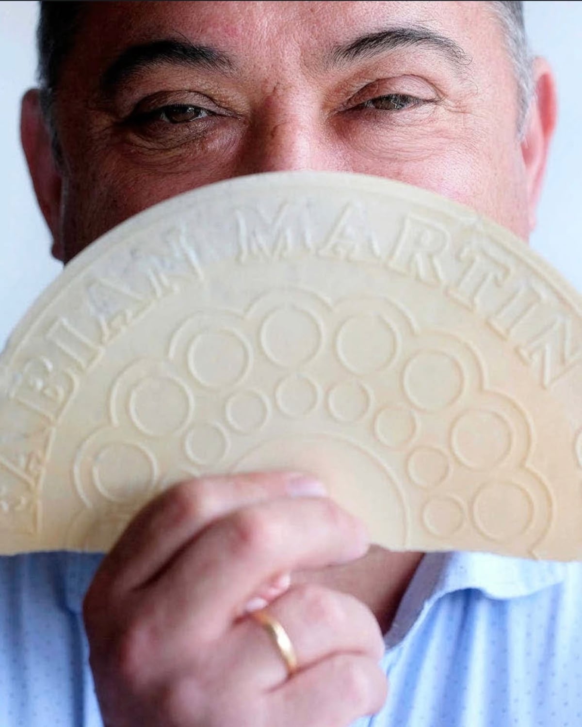 Fabián Martín, heredero de Pan de Ángel: “Mi padre hacía 60 obleas a la hora. Ahora salen 3.000”