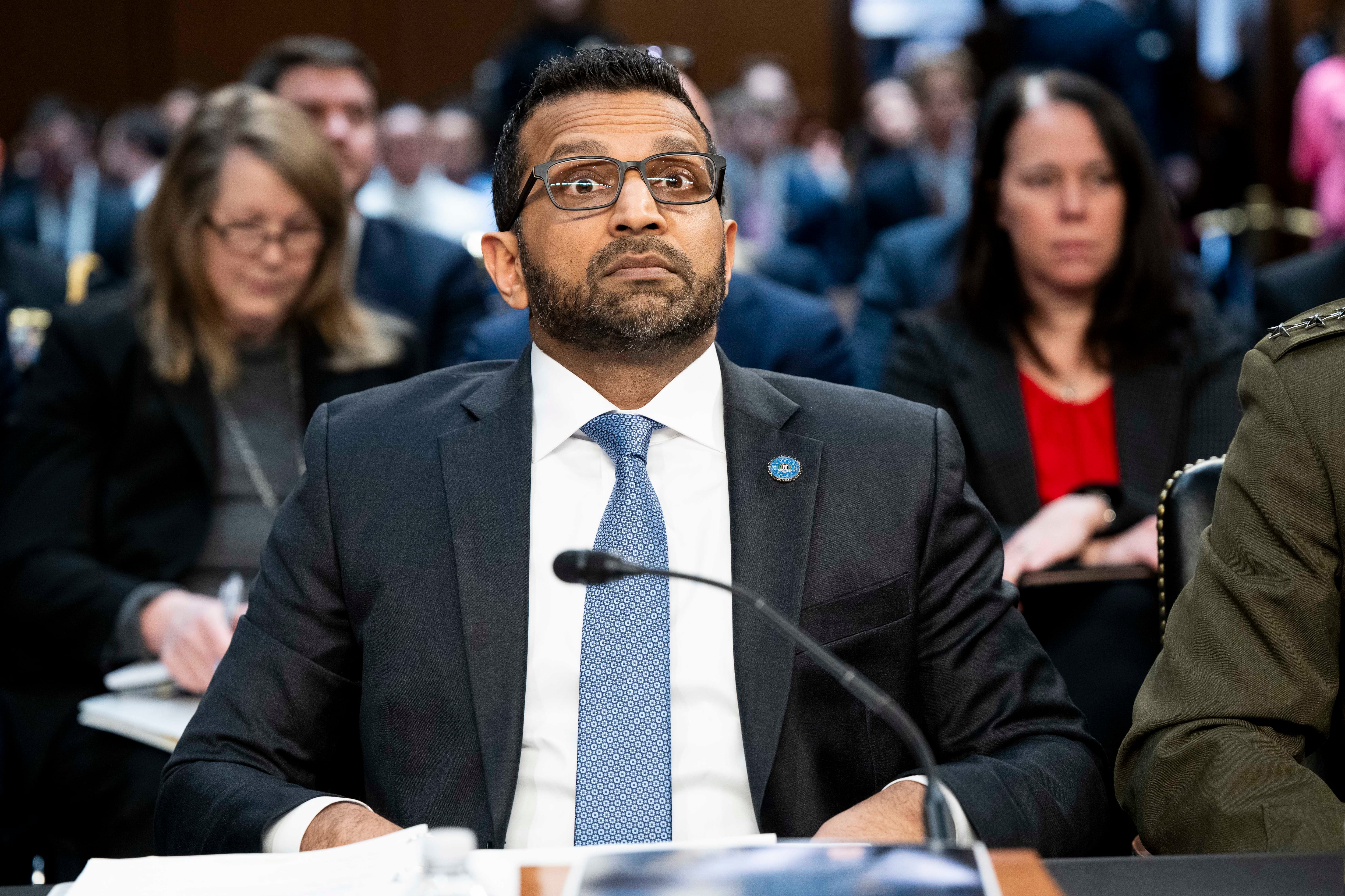 Piratas informáticos vinculados a Irán acceden al correo electrónico personal del director del FBI