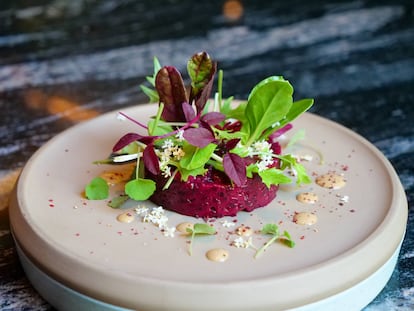 Tartar de remolatxa del restaurant Virens, de Rodrigo de la Calle, a Barcelona.