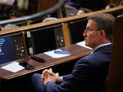 Alberto Núñez Feijóo, durante la intervención del presidente de Colombia, Gustavo Petro, en el Congreso de los Diputados, este miércoles.