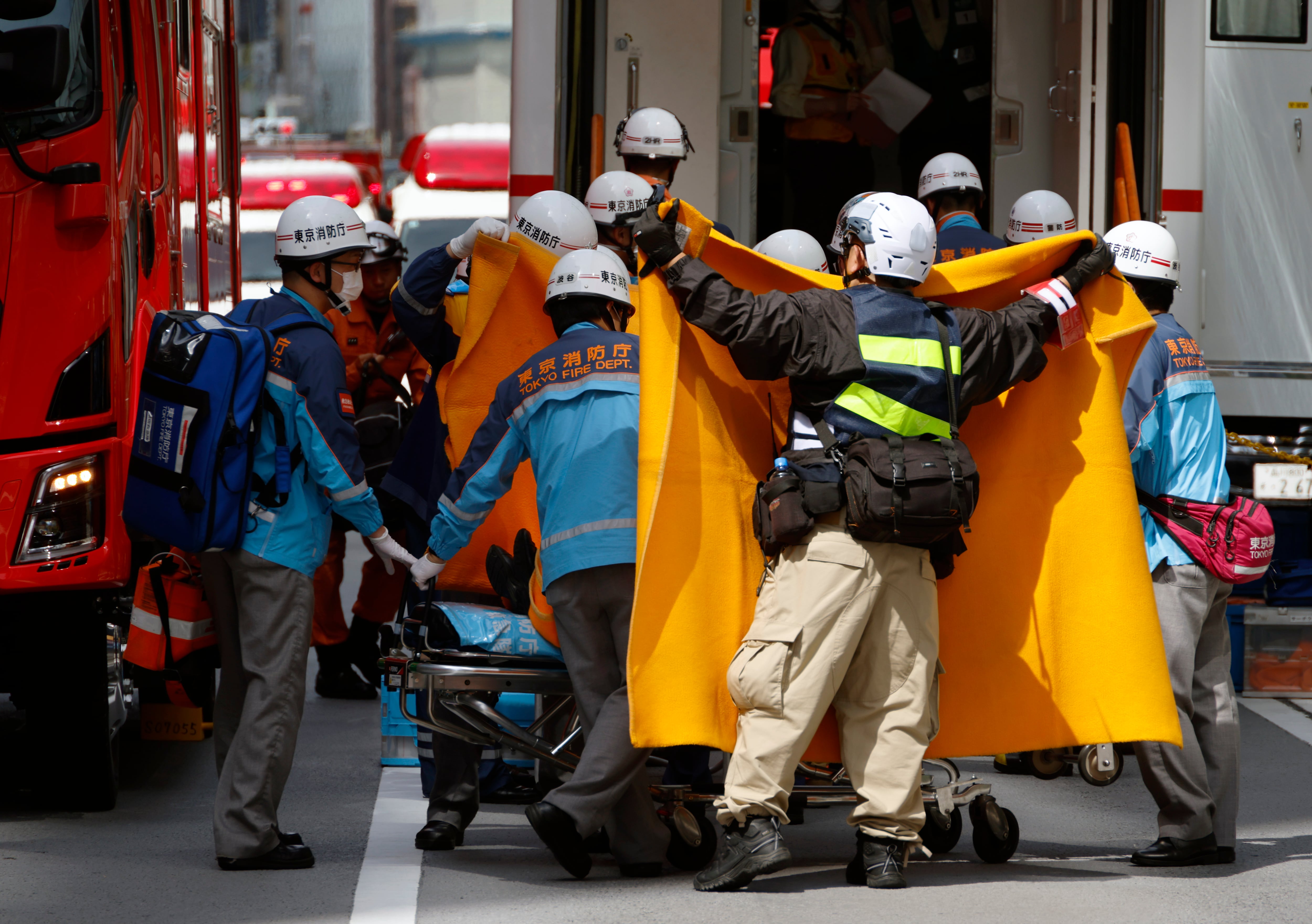 Una veintena de hospitalizados por inhalar una sustancia desconocida en un ataque en Tokio