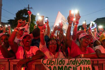 Simpatizantes de Gustavo Petro durante el cierre de campaña en Barranquilla.