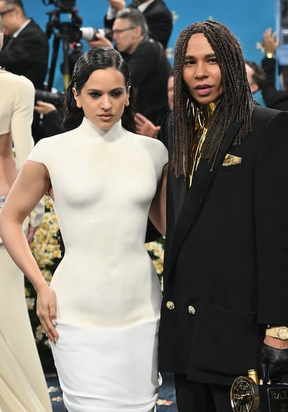 Rosalía y Olivier Rousteing, director creativo de Balmain.
