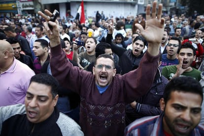 Manifestantes en la plaza de la Liberación de El Cairo contra el presidente Morsi.