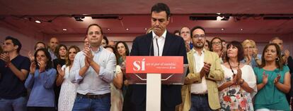 Pedro Sánchez comparece en la noche electoral.