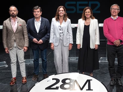 De izquierda a derecha, los candidatos de Vox, Juan Manuel Badenas; de Ciudadanos, Fernando Giner; del PSPV, Sandra Gómez; del PP, María José Català, y el alcalde de Valencia, Joan Ribó, de Compromís.