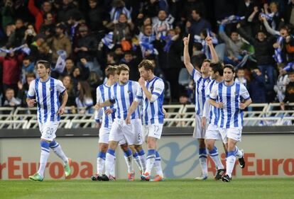 La Real celebra el tanto anotado ante el Barça.