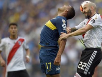 Juan Diego Botto, Gustavo López, Ariel Rot, Nicolás Laprovittola y Martín Caparrós conversan sobre el River-Boca visto en la distancia