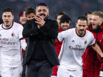 Gattuso celebra após o Milan bater a Lazio na Copa da Itália.