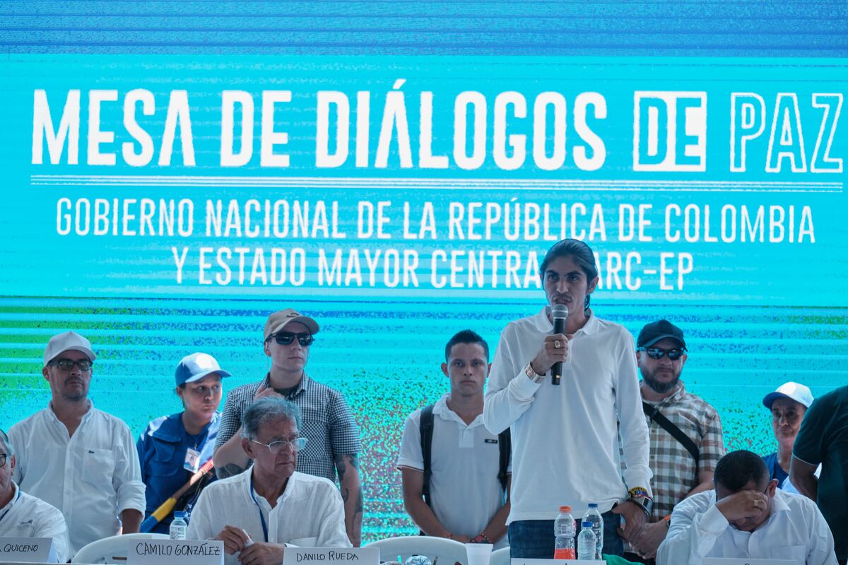 El Gobierno colombiano anuncia que reanuda los diálogos de paz con la ...