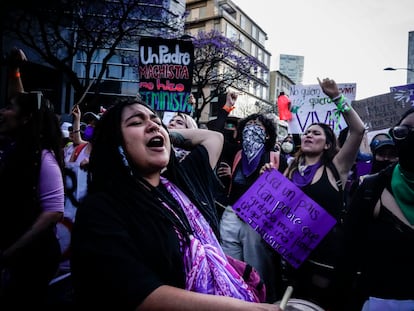 Miles de mujeres marcharon en Ciudad de México para conmemorar el Día Internacional de la Mujer y exigir el cese a la violencia de género, el 8 de marzo de 2022. 