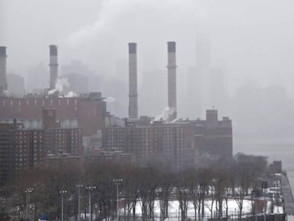 Fotografia de uma usina energética em Nova York