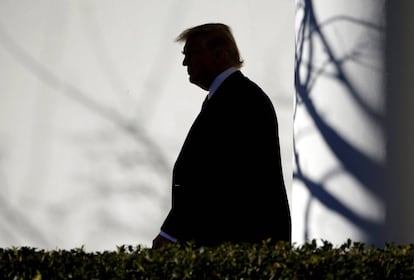 Donald Trump camina hacia el Despacho Oval de la Casa Blanca.
JOSHUA ROBERTS/REUTERS