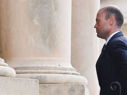 El primer ministro, Joseph Muscat, llega a su oficina este miércoles.