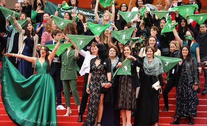 Protesto em Cannes de ativistas argentinas pela despenalização do aborto em seu país, no sábado passado.