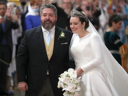 El duque Jorge Mikhailovich y Rebecca Bettarini, durante su boda en San Petesburgo el 24 de septiembre.