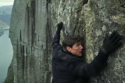 Tom Cruise, colgado de un precipicio en el tráiler de 'Mission: Impossible - Fallout'.