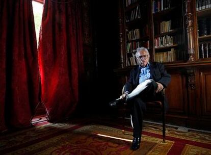 El escritor mexicano Carlos Monsiváis, ayer en la Casa de América de Madrid.
