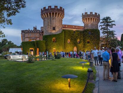 Público en los jardines del castillo de Peralada, Girona, durante la celebración del Festival de música Castell de Peralada, en 2019.