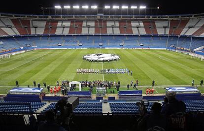 El 26 de noviembre de 2008 se celebra el primer y único partido a puerta cerrada de la historia del Vicente Calderón (por sanción de la UEFA) entre el Atlético y el PSV Eindhoven (2-1). El equipo se clasificó para octavos de Champions.