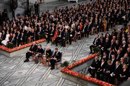 Los Reyes de Noruega acompañados del príncipe Harald de Noruega y de la princesa Mette-Marit presiden la ceremonia.