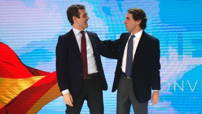 José María Aznar y Pablo Casado durante la convención del PP.