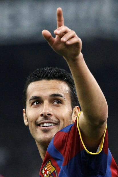 Pedrito celebra un gol con el Barcelona en la Liga de Campeones.