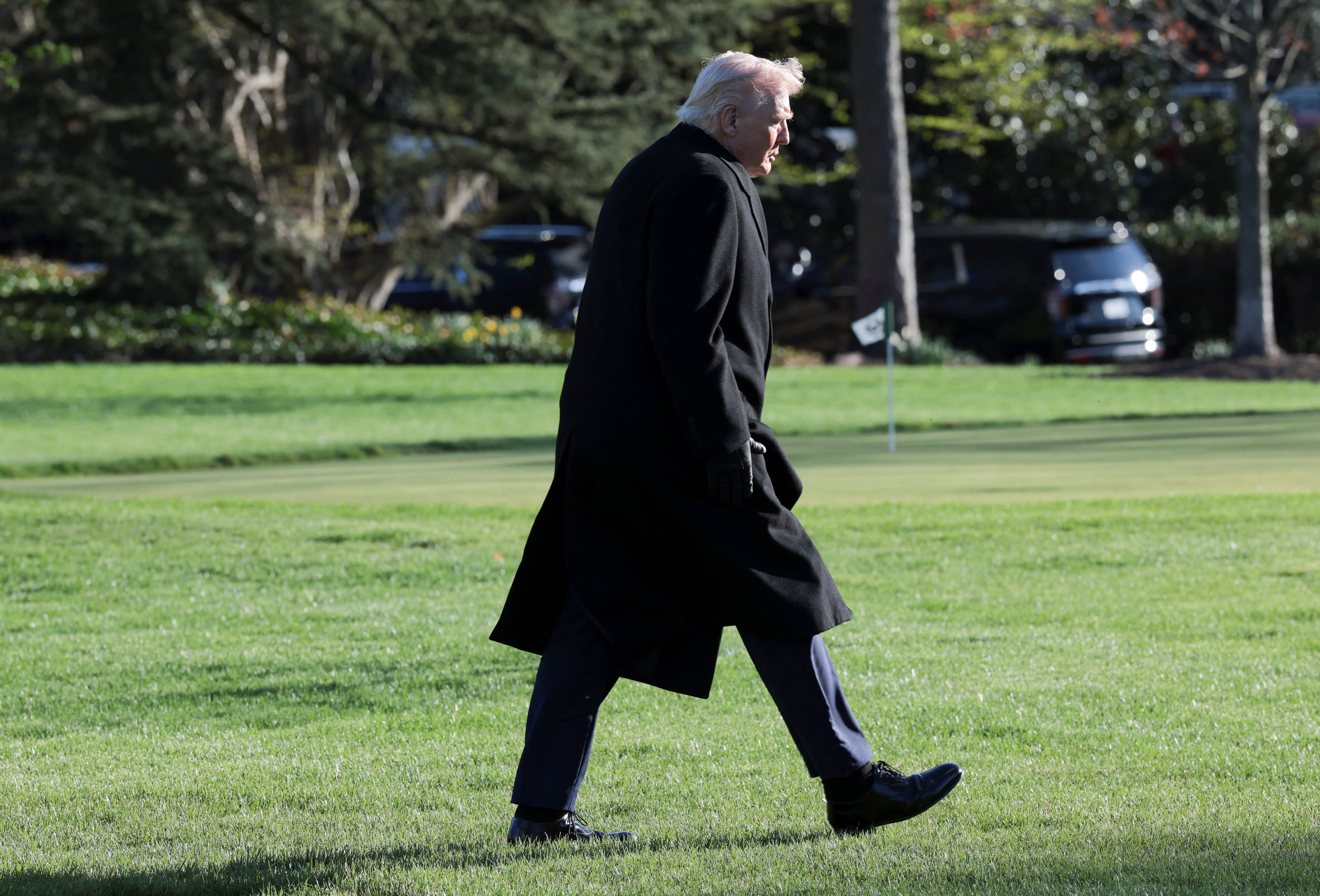 El nuevo bandazo de Trump en Irán: mediadores misteriosos, contactos preliminares y acuerdos sin detallar