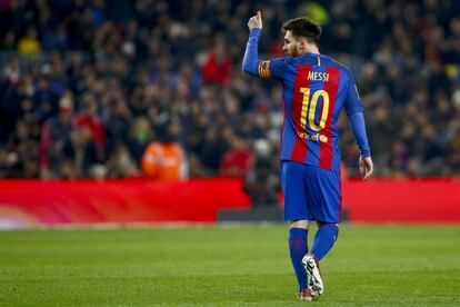 Leo Messi celebra su gol, segundo del equipo frente a la Real Sociedad.