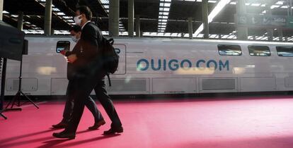 Un tren de Ouigo en la estación madrileña de Atocha.