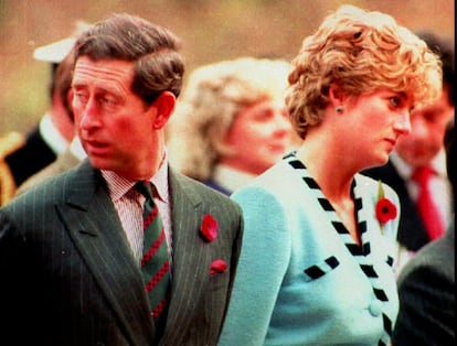 3 de noviembre de 1992. El Príncipe Carlos de Inglaterra y la Princesa Diana de Gales durante su visita a Korea. Después de 3 años de separación, anunciaron su divorcio.