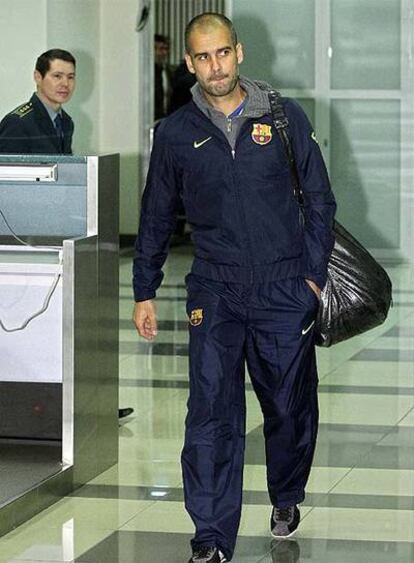 Pep Guardiola, a su llegada al aeropuerto de Kazán.