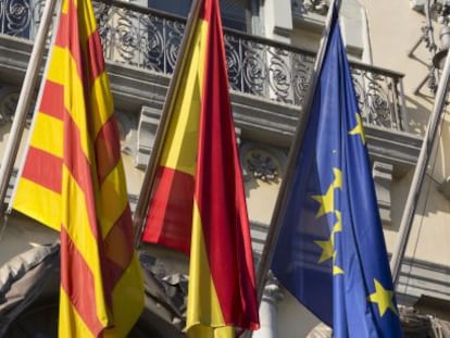 Banderas de Catalu&ntilde;a, Espa&ntilde;a y la UE.