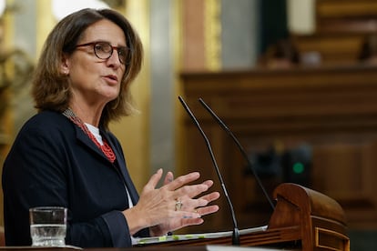 La vicepresidenta tercera del Gobierno, Teresa Ribera, ayer en el Congreso.