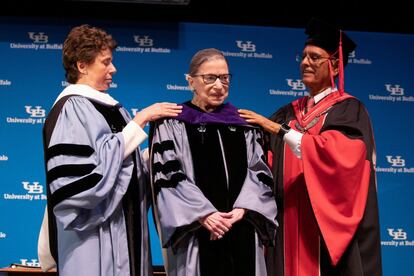 Ruth Bader Ginsburg é investida doutora 'honoris causa' pela Universidade de Buffalo, no Estado de Nova York, em agosto de 2019.