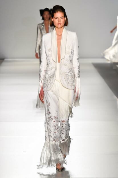 smag-ralph-russo-hc-rs20-0543