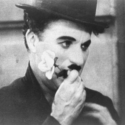 Charles Chaplin, en un fotograma de <i>Luces de la ciudad.</i>