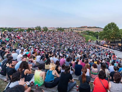 Ólafur Arnalds actúa el pasado jueves en el auditorio del Parque Lineal del Manzanares, dentro de Veranos de la Villa.