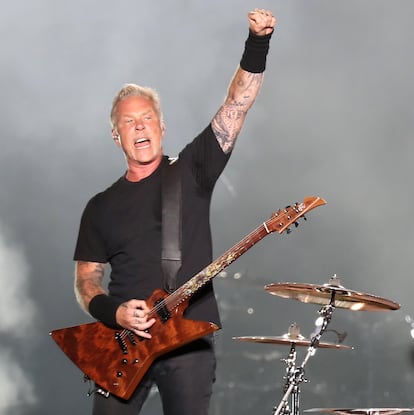 James Hetfield actuando con Metallica en el festival Mad Cool, en julio de 2022.