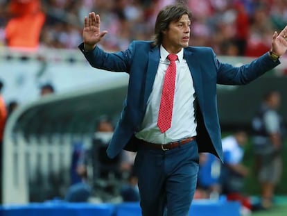 Almeyda, en un partido con las Chivas.