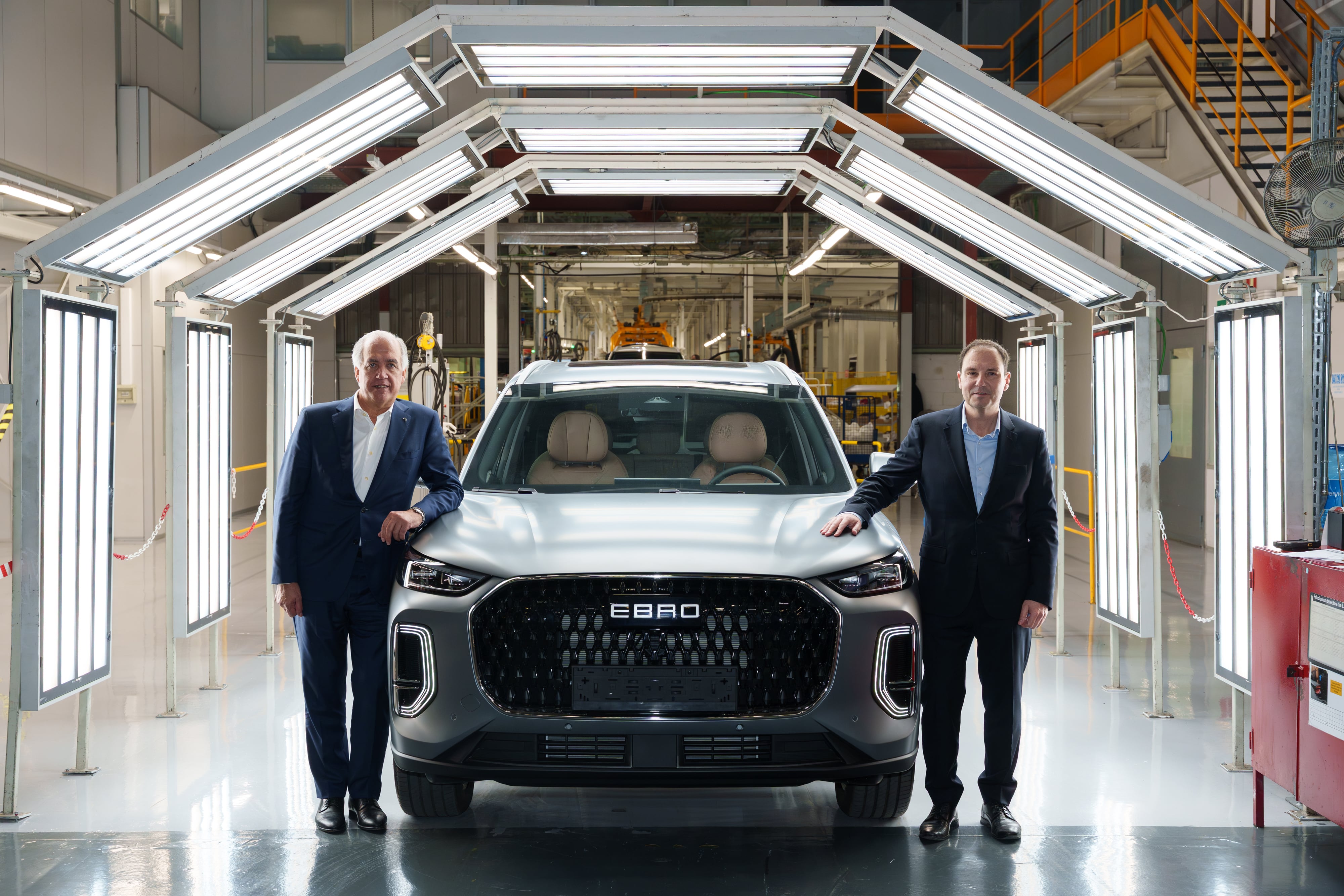 La marca de coches Ebro, fabricada en Barcelona, comienza su expansión internacional en Portugal