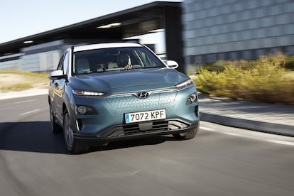 Fue el primer SUV compacto eléctrico en llegar a Europa y está disponible en dos versiones: la de 136 CV, batería de 39,2 kWh y 300 kilómetros de autonomía; y la de 204 CV, batería de 64 kWh y 470 kilómetros de alcance. Cuestan, respectivamente, 38.500 y 41.500 euros.