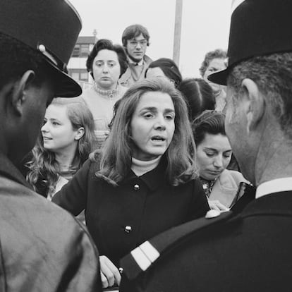 Lors du procès de Bobigny en 1972, l'action de Gisèle Halimi, en tant qu'avocate de femmes accusées d'avortement illégal, permet l'acquittement de trois des accusées ainsi qu'un sursis pour la quatrième. (Photo by Alain Dejean/Sygma via Getty Images)