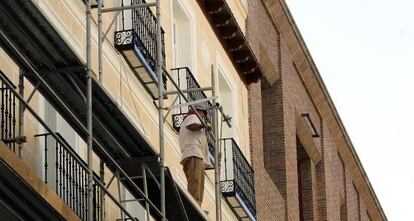 Obras de conservación en un edificio/Ugly Martín.