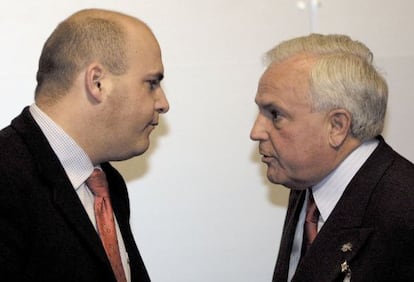 Jos&eacute; Manuel Baltar (izquierda) y su padre en el congreso del PP de Galicia de 2008.